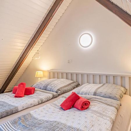 Cozy Apartment In Friedrichskoog With Kitchen ภายนอก รูปภาพ